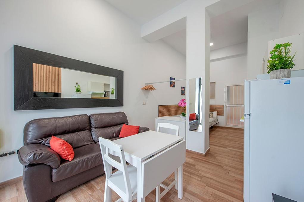 J&n La Palmera 3 *